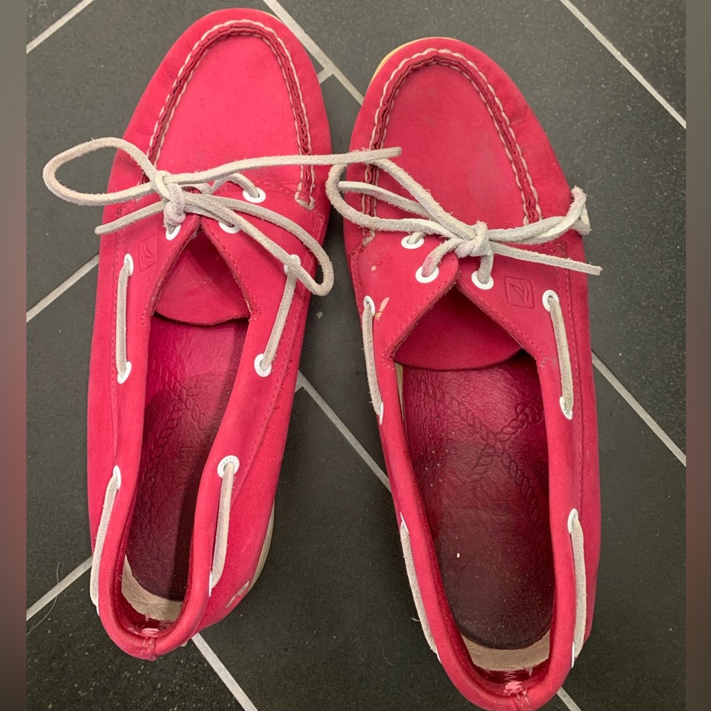 Sperry topsider Hot Pink color moccasins/Boat Shoe